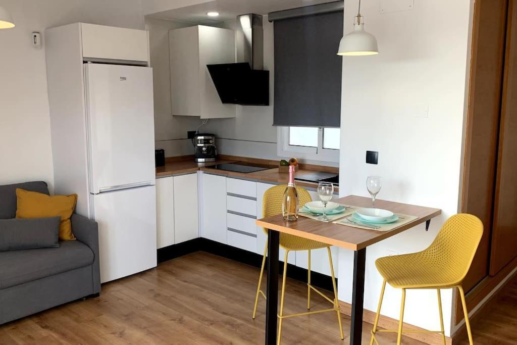 Precioso Apartamento, Luminoso, Equipado トレ・デ・ベナガルボン エクステリア 写真